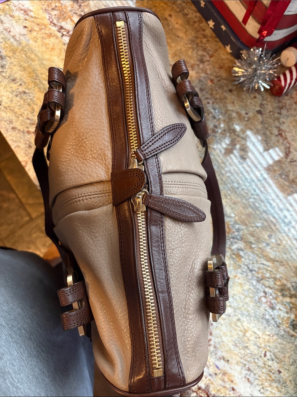 Leather Two-Tone Tan and Brown purse - Picture 8 of 8